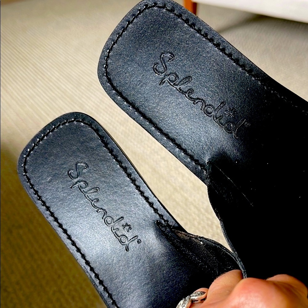 New SPLENDID flat Black Leather Slide Sandals made in Brazil comfy for the fall. - Picture 2 of 6